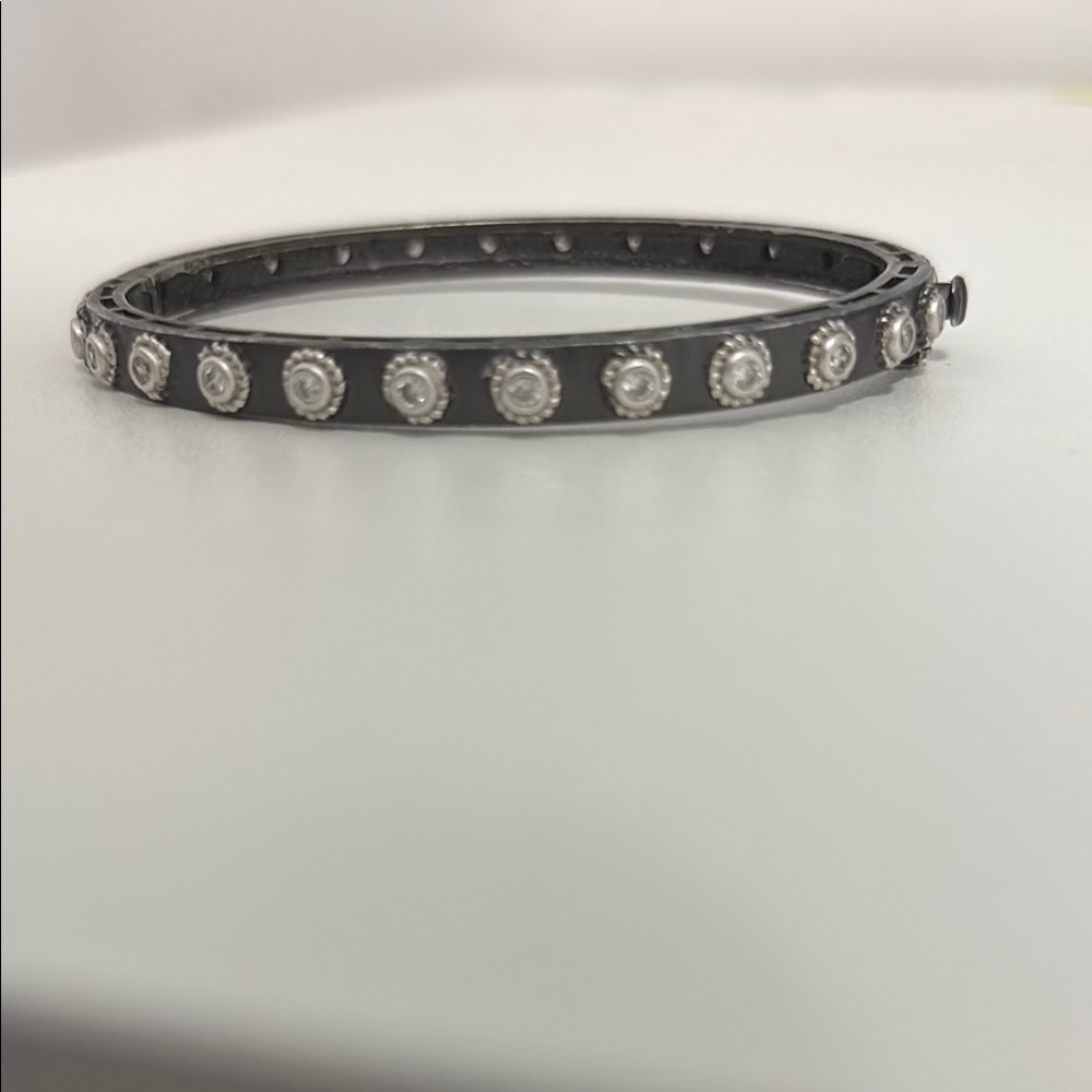 Freida Rothman STUDDED ETERNITY HINGE BANGLE